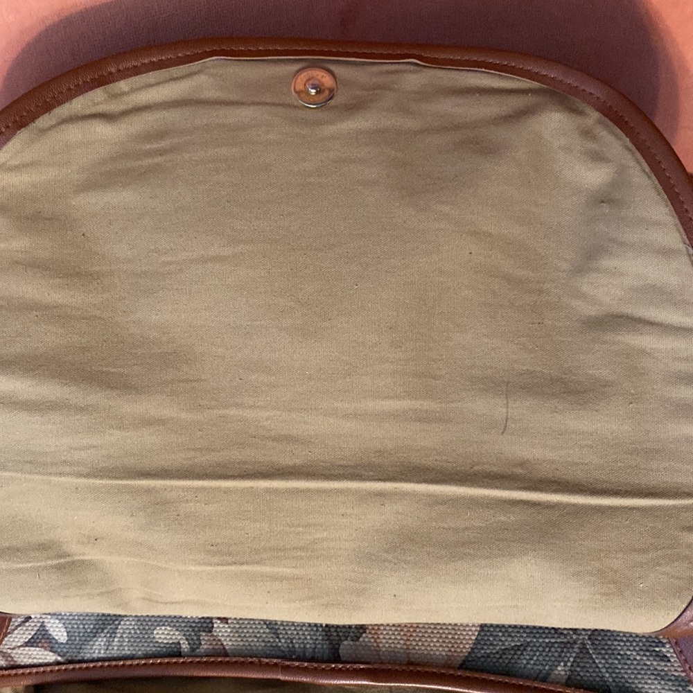 Liz Claiborne handbag. Good used condition. - Picture 7 of 11